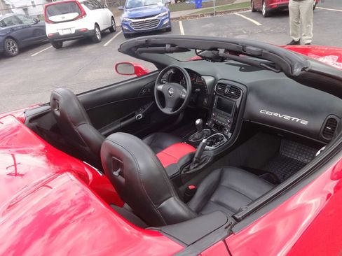 Used 2007 Chevrolet Corvette Convertible w/ Preferred Equipment Group image 24