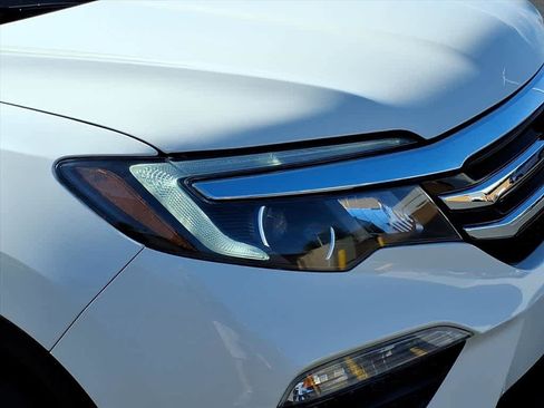 Used 2018 Honda Pilot Touring image 9