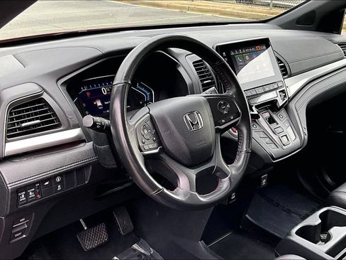 Used 2024 Honda Odyssey Sport image 13