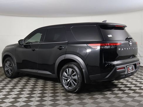 Used 2024 Nissan Pathfinder S image 7
