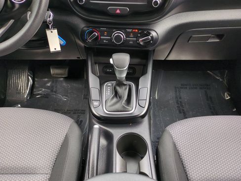 Used 2025 Kia Soul LX w/ LX Technology Package FWD image 19