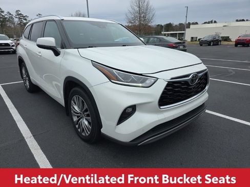 Used 2020 Toyota Highlander Platinum image 15