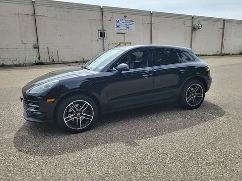 Used 2020 Porsche Macan AWD/4WD image 18
