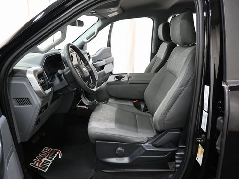 Used 2022 Ford F150 XLT w/ XTR Package image 5