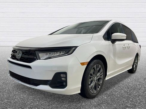 New 2026 Honda Odyssey Touring image 2