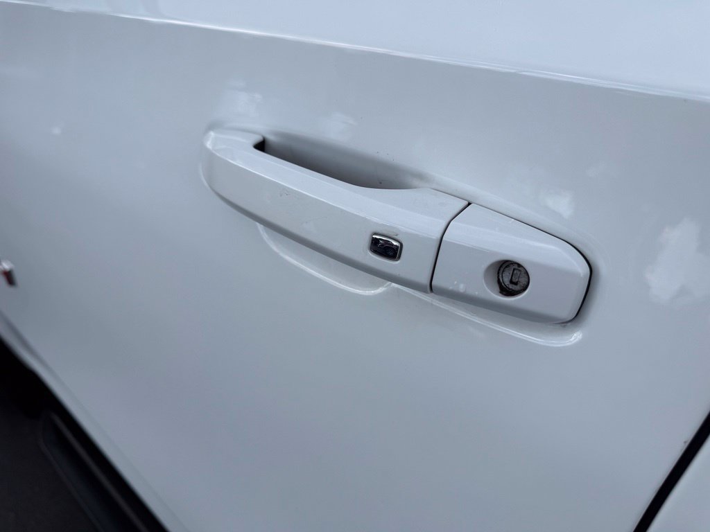 Used 2021 GMC Yukon AT4 w/ Rear Media and Nav Package AWD/4WD image 13