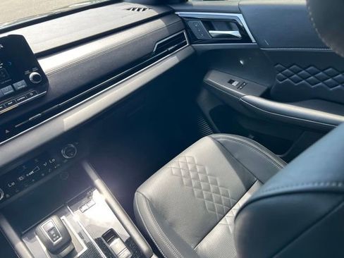 Used 2025 Mitsubishi Outlander SEL Black Edition AWD/4WD image 14