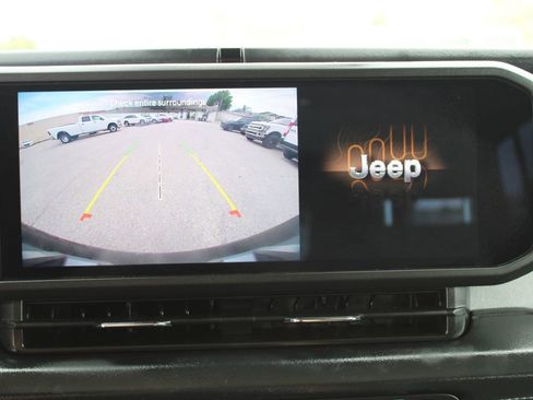 Used 2026 Jeep Wrangler Unlimited Sahara AWD/4WD image 18