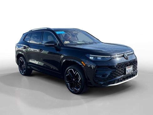 Certified 2025 Volkswagen Tiguan SEL R-Line AWD/4WD image 7