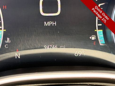 Used 2021 Chrysler Pacifica Touring-L FWD image 22