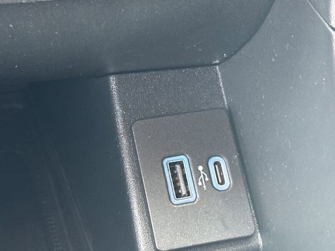 Used 2024 Ford Edge Titanium image 33