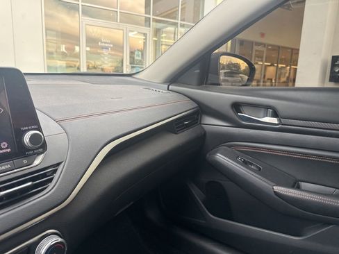 Used 2022 Nissan Altima 2.5 SR w/ Midnight Edition Package image 41