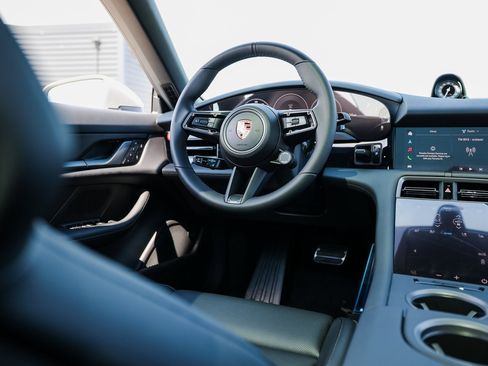 New 2026 Porsche Taycan image 25