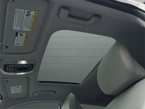 Used 2024 Hyundai Kona Limited image 21