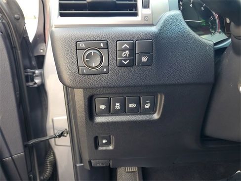 Used 2023 Lexus GX 460 Premium w/ Premium Package image 15