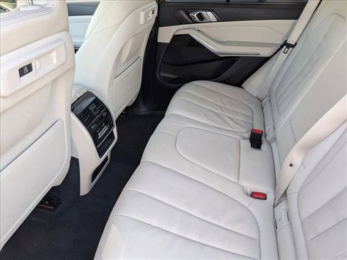 Used 2020 BMW X5 xDrive40i w/ Executive Package image 19