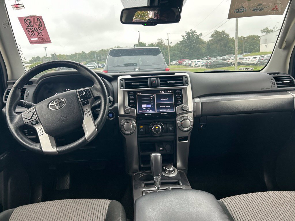 Used 2022 Toyota 4Runner SR5 AWD/4WD image 5