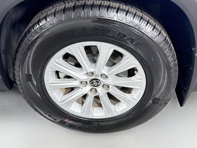 Certified 2025 Toyota Grand Highlander FWD image 33