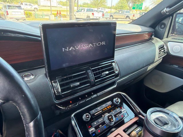 Used 2023 Lincoln Navigator Reserve RWD image 5