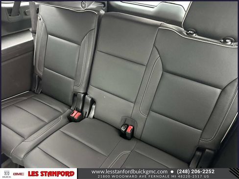 Used 2024 GMC Yukon XL SLT w/ SLT Premium Package image 14