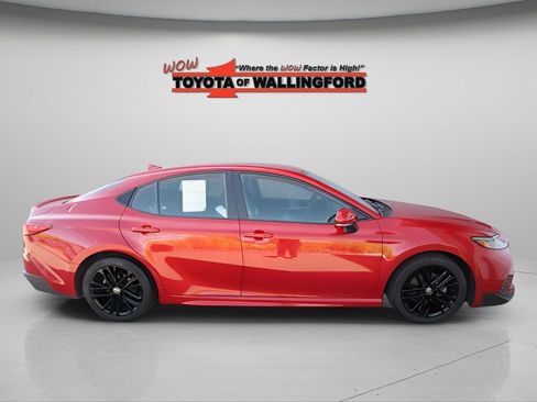 Used 2025 Toyota Camry SE FWD image 13