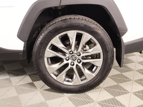 Used 2020 Toyota RAV4 XLE Premium AWD/4WD image 19
