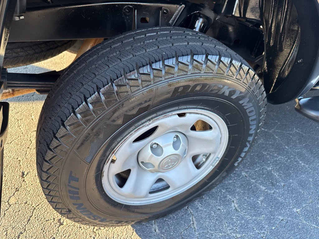 Used 2015 Toyota Tacoma PreRunner w/ SR5 Package RWD image 12