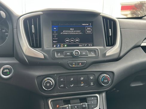 Used 2024 GMC Terrain SLE image 27