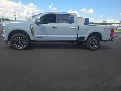 Used 2024 Ford F250 Platinum AWD/4WD image 7