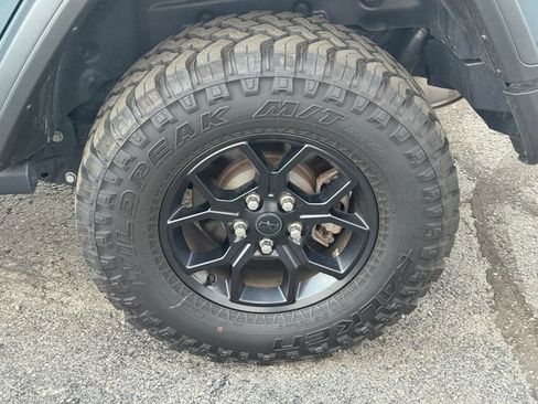 Used 2025 Jeep Wrangler Unlimited Sport AWD/4WD image 11