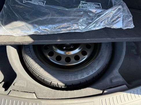 Used 2023 Lincoln Corsair Standard w/ Equipment Group 101A image 35