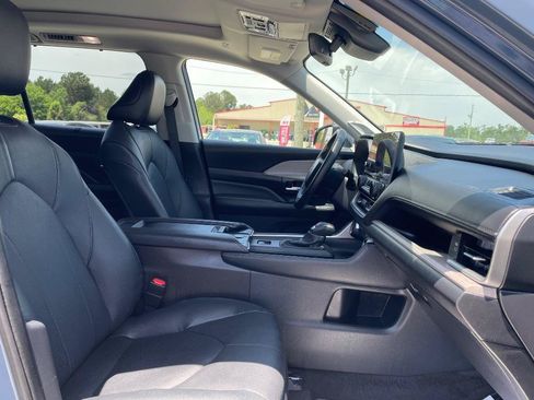 Used 2024 Toyota Grand Highlander FWD image 16