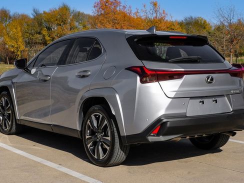 Used 2023 Lexus UX 250h FWD w/ Premium Package image 16