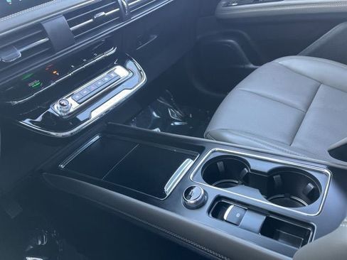 Used 2025 Lincoln Corsair Grand Touring image 36