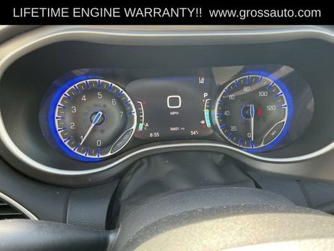 Used 2024 Chrysler Pacifica Touring-L FWD image 13