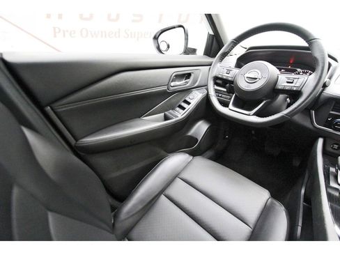 Used 2024 Nissan Rogue SV w/ SV Premium Package FWD image 6