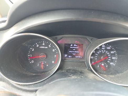 Used 2019 Kia Sedona EX FWD image 8