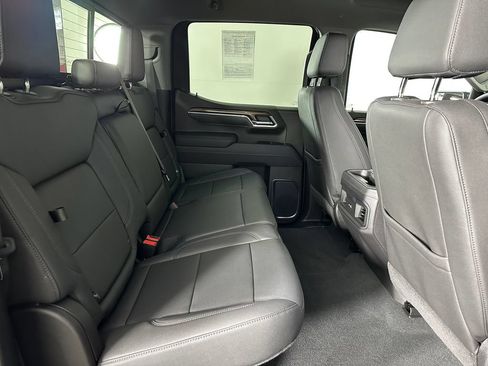 Used 2025 Chevrolet Silverado 1500 LT Trail Boss w/ Convenience Package II AWD/4WD image 24