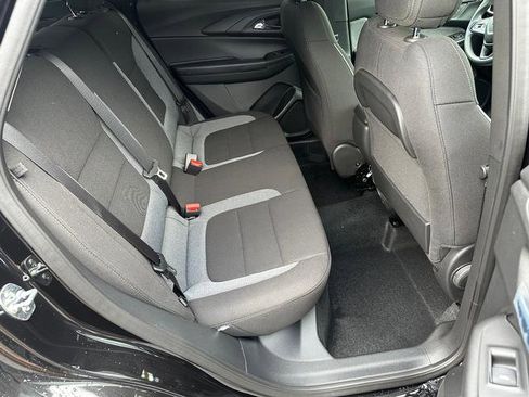 Used 2025 Chevrolet TrailBlazer LS w/ LS Convenience Package image 9
