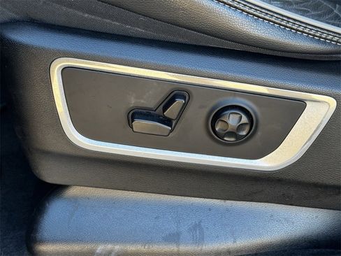 Used 2020 RAM 1500 Laramie image 30