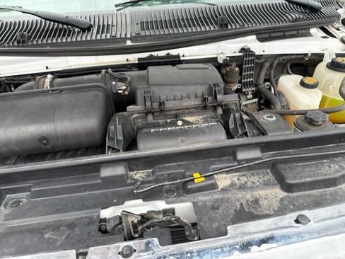 Used 2022 Ford E-450 and Econoline 450 Super Duty w/ Power Windows & Locks Group RWD image 27