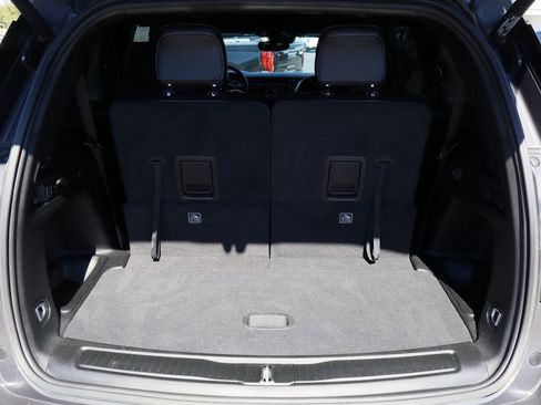 Used 2022 Jeep Grand Cherokee L Laredo image 25