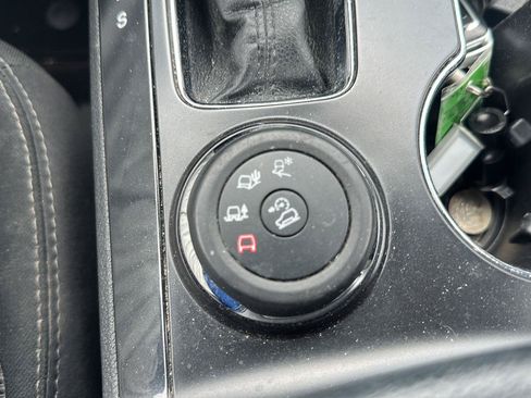 Used 2017 Ford Explorer XLT AWD/4WD image 22