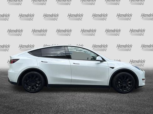 Used 2021 Tesla Model Y Long Range AWD/4WD image 3