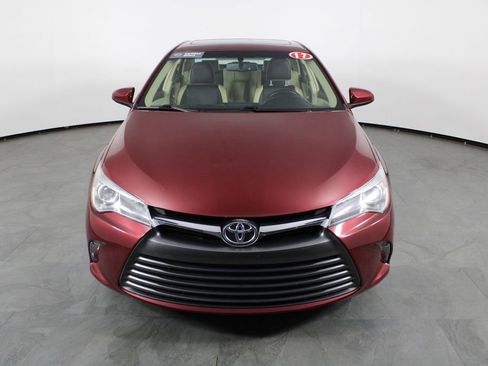 Used 2017 Toyota Camry XLE w/ Moonroof Package FWD image 13