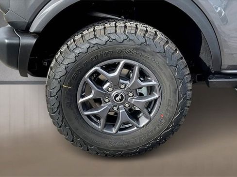 New 2025 Ford Bronco Badlands image 12