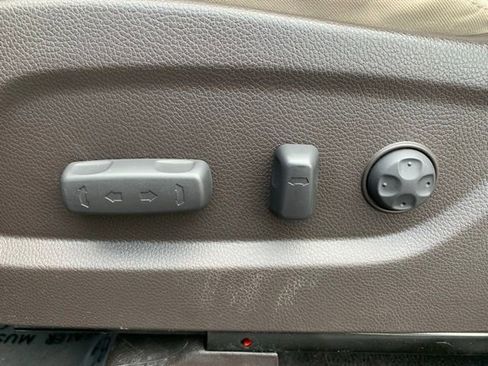 Used 2018 Hyundai Santa Fe SE image 12