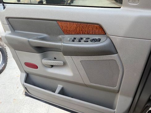 Used 2006 Dodge Ram 2500 Truck SLT image 44