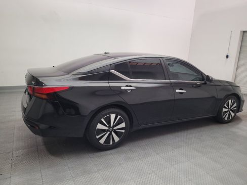 Used 2022 Nissan Altima 2.5 SV FWD image 10