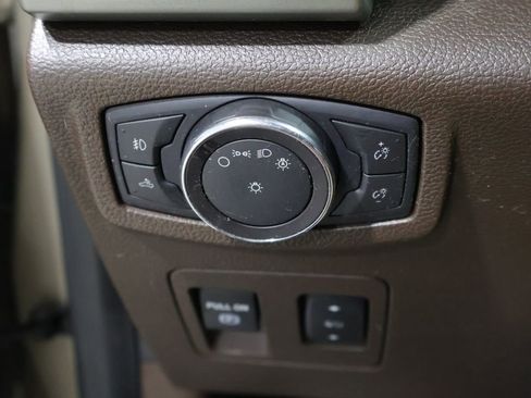 Used 2018 Ford F150 King Ranch w/ Equipment Group 601A Luxury AWD/4WD image 35